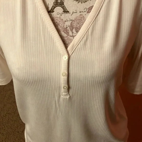 LOFT. CREAM SHORT SLEEVE STRETCH V-NECK RIBBED TOP. SIZE LARGE. SO SOFT! NWT - Picture 2 of 6